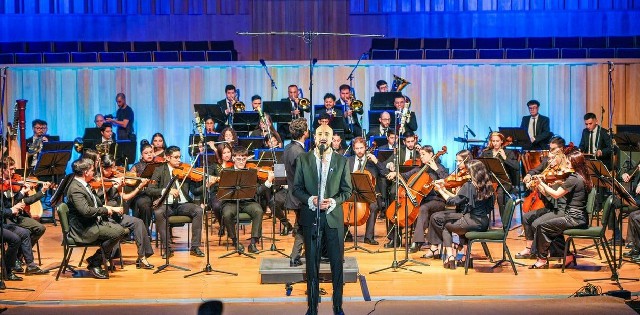 ABEL PINTOS presenta «ALTA EN EL CIELO»