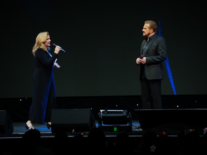 EL ÉXITO DE «NOTICIAS DEL AMOR» ACOMPAÑA A PIMPINELA EN UN AÑO DE GRANDES EMOCIONES