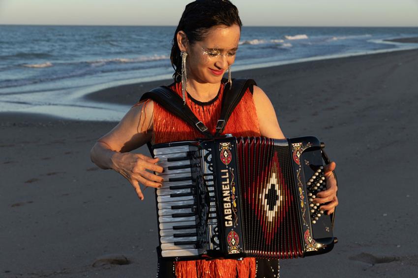 JULIETA VENEGAS PRESENTA «NORTEÑA» ÁLBUM INSPIRADO EN LA MÚSICA POPULAR MEXICANA