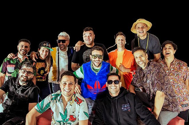 Los Caligaris presentan «Muchas noches, buenas gracias» su nuevo disco 