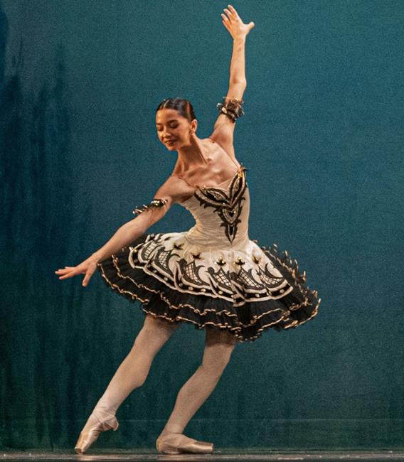  EL TEATRO COLÓN LLEGA AL ESTUDIO DE DANZAS MAGENIA MÚGICA