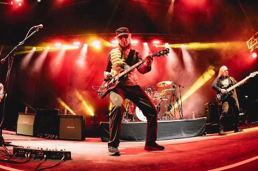 SKAY Y LOS FAKIRES ANUNCIA SHOW EN MAR DEL PLATA Y PRESENTA UN NUEVO TEMA